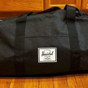 Herschel Sutton Mid Duffel Bag
